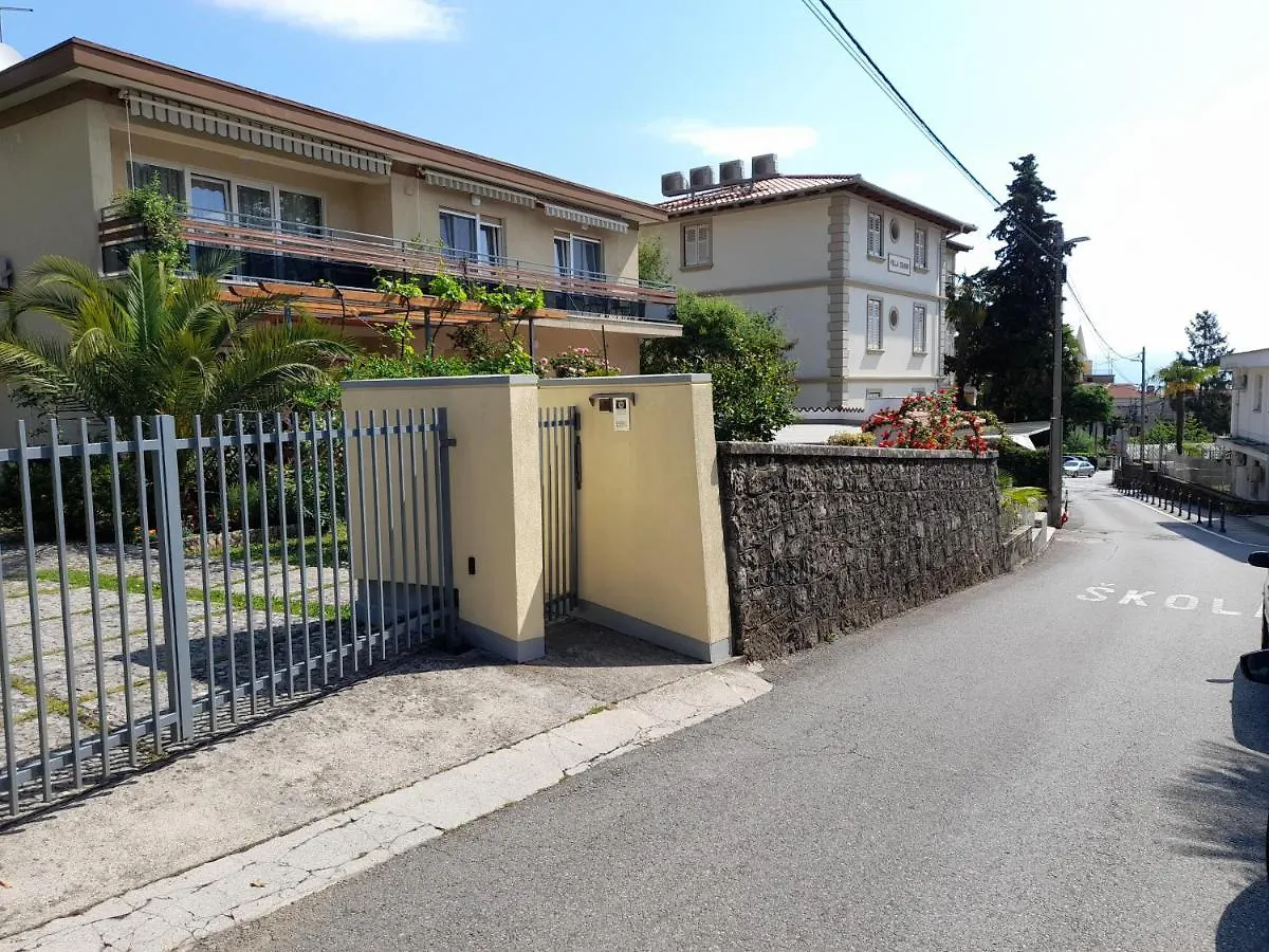 Apartments Orange Lovran