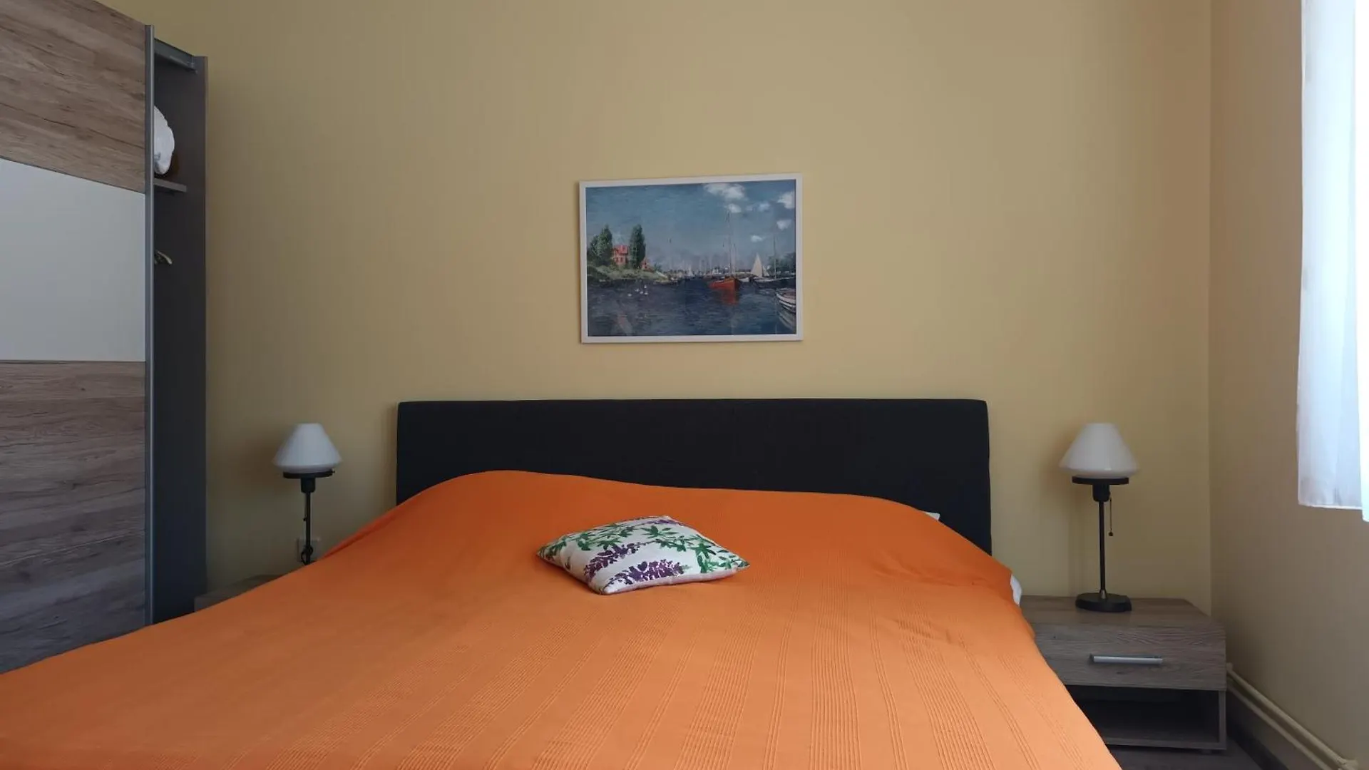 Apartments Orange Lovran