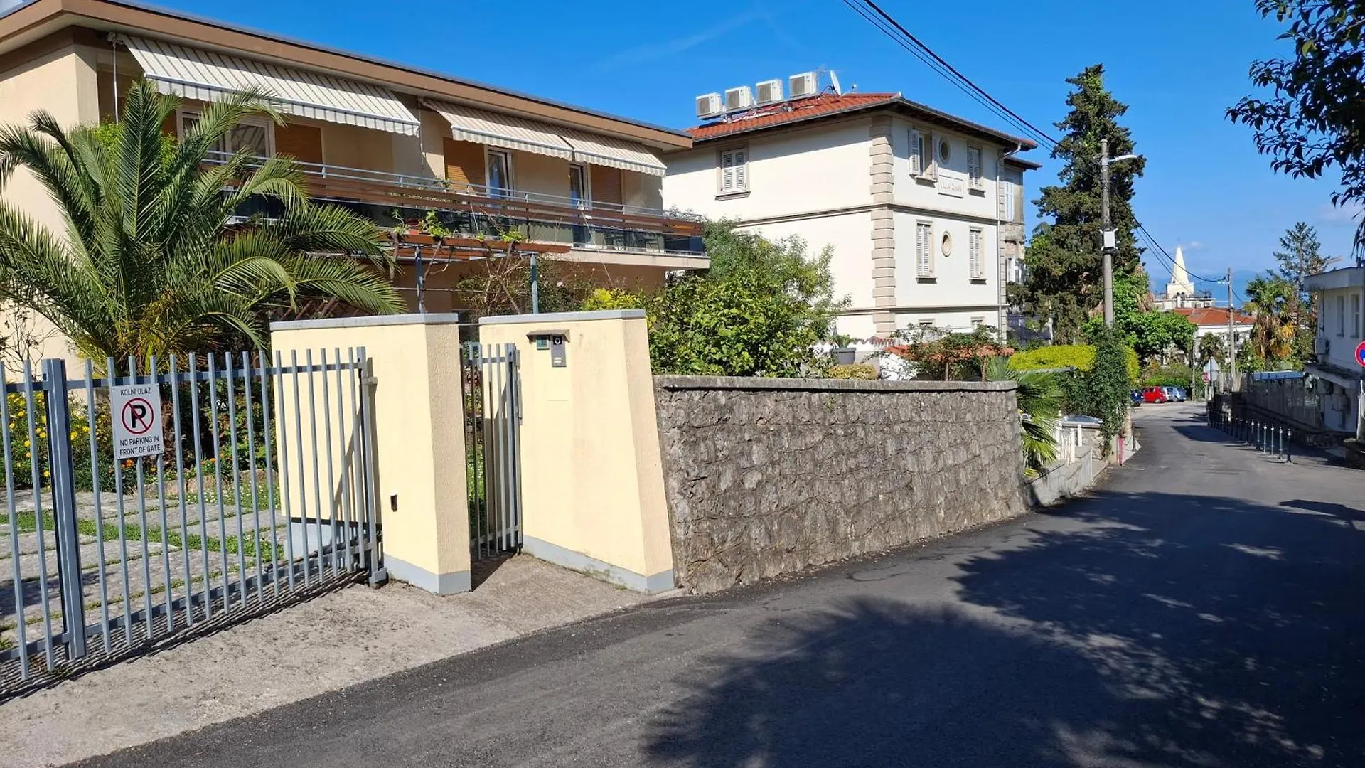 Apartments Orange Lovran